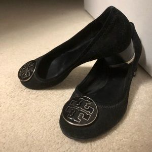 Tory Burch pumps!